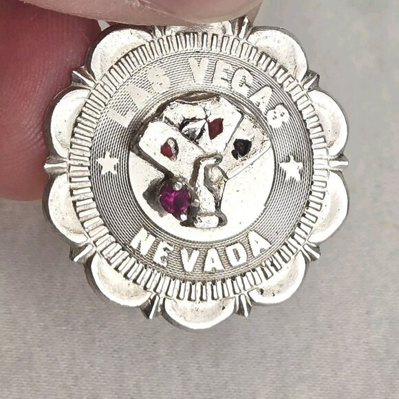 Sterling Silver Ruby Las Vegas Hand Cards Circle Charm‎ Pendant Vintage - Picture 1 of 3
